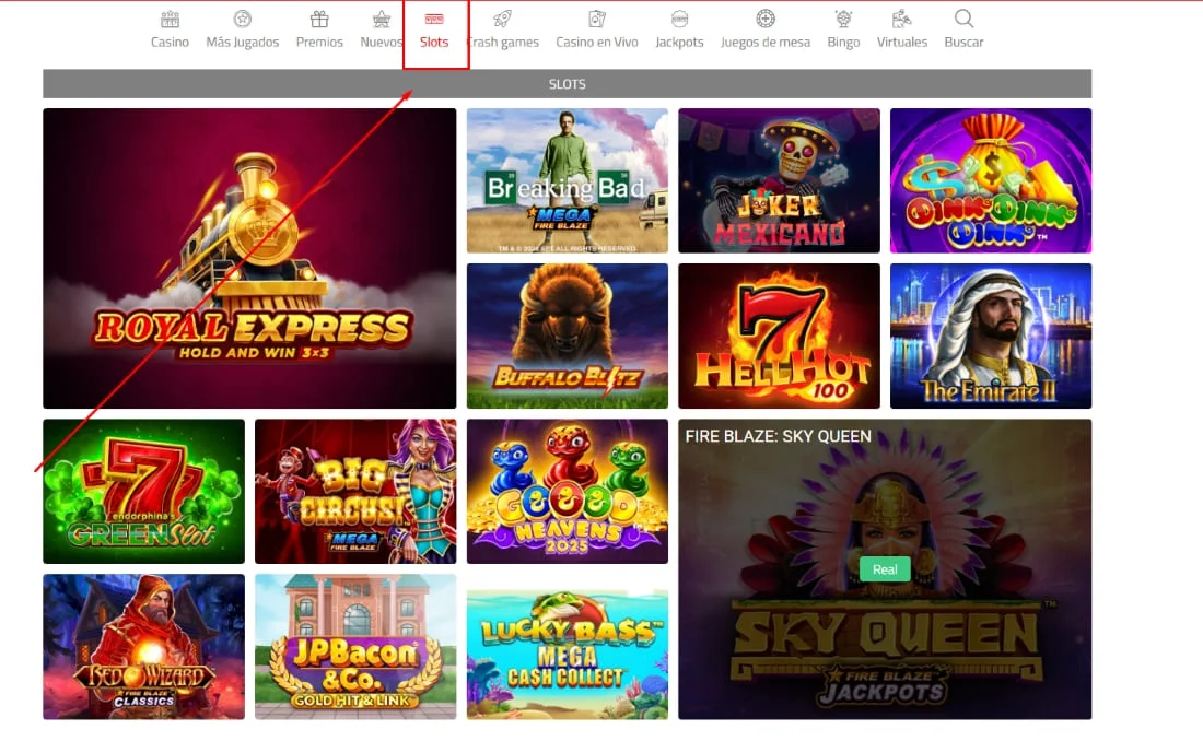 Vista de la sección de tragamonedas con títulos populares, nuevos lanzamientos y juegos destacados organizados en cuadrícula
